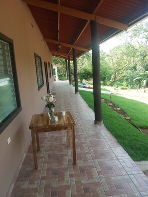 ด้านหน้าที่พัก