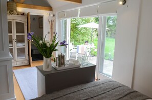 1 chambre, fer et planche à repasser, accès au Wi-Fi (inclus)