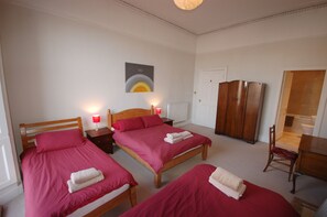 3 chambres, fer et planche à repasser, accès au Wi-Fi (inclus)