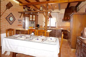 Dining - Exclusive villa with private pool, outdoor barbecue and game room 13 p. (Alhaurín el Grande (Málaga))