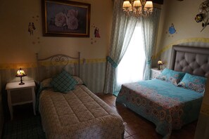 6 bedrooms, desk, iron/ironing board, travel cot
