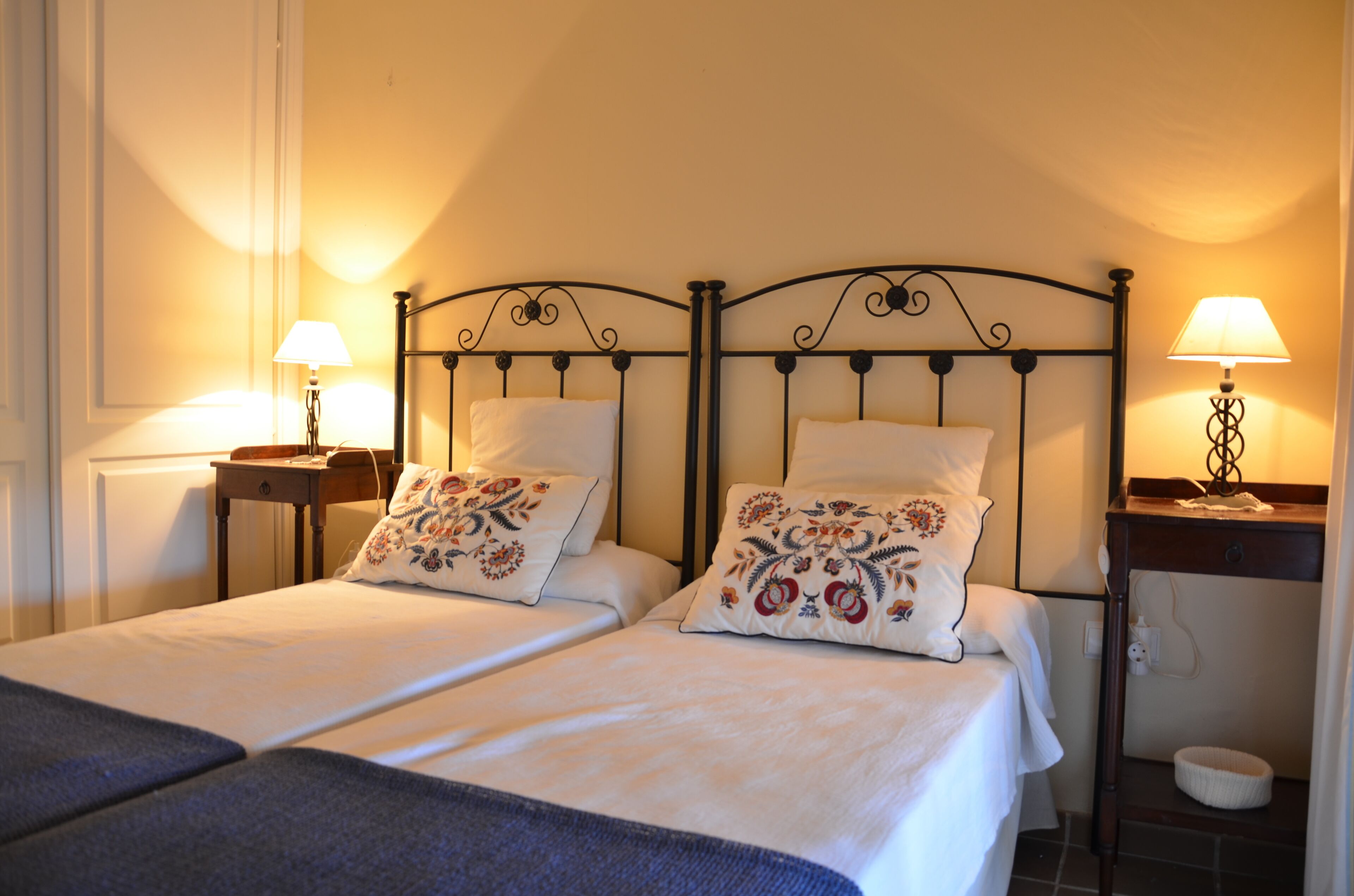 4 slaapkamers, een strijkplank/strijkijzer, wifi, beddengoed