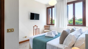 1 chambre, coffres-forts dans les chambres, bureau