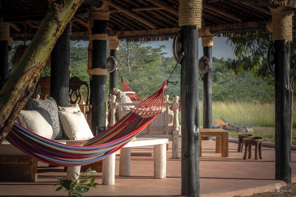 Déjeuner, dîner et souper servis sur place