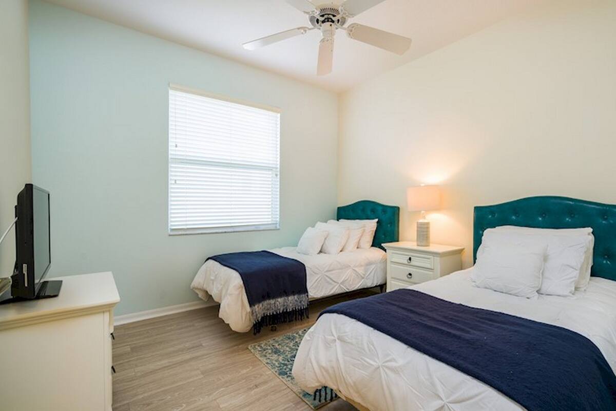 4 bedrooms, iron/ironing board, free WiFi, bed sheets