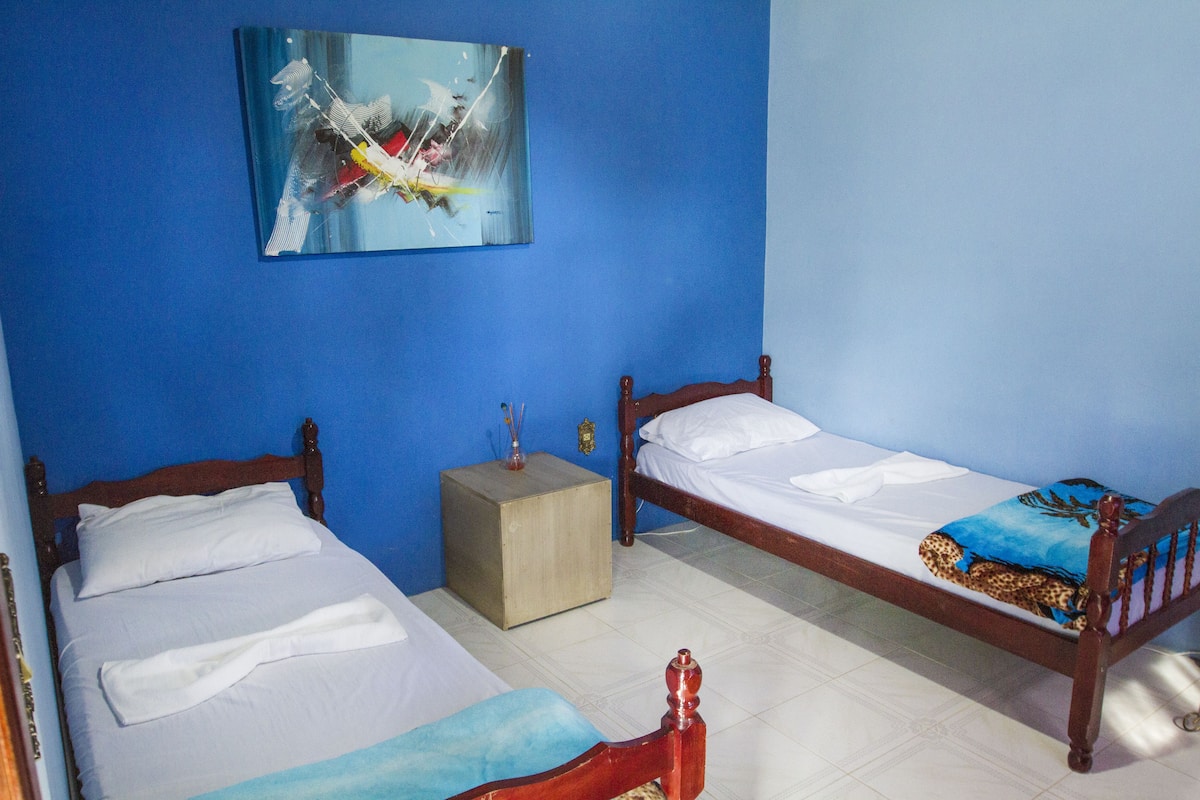 Chalet (Blue)