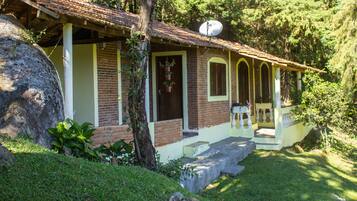 Huone (Chalet) | 2 makuuhuonetta, minibaari, yksilöllisesti sisustettu