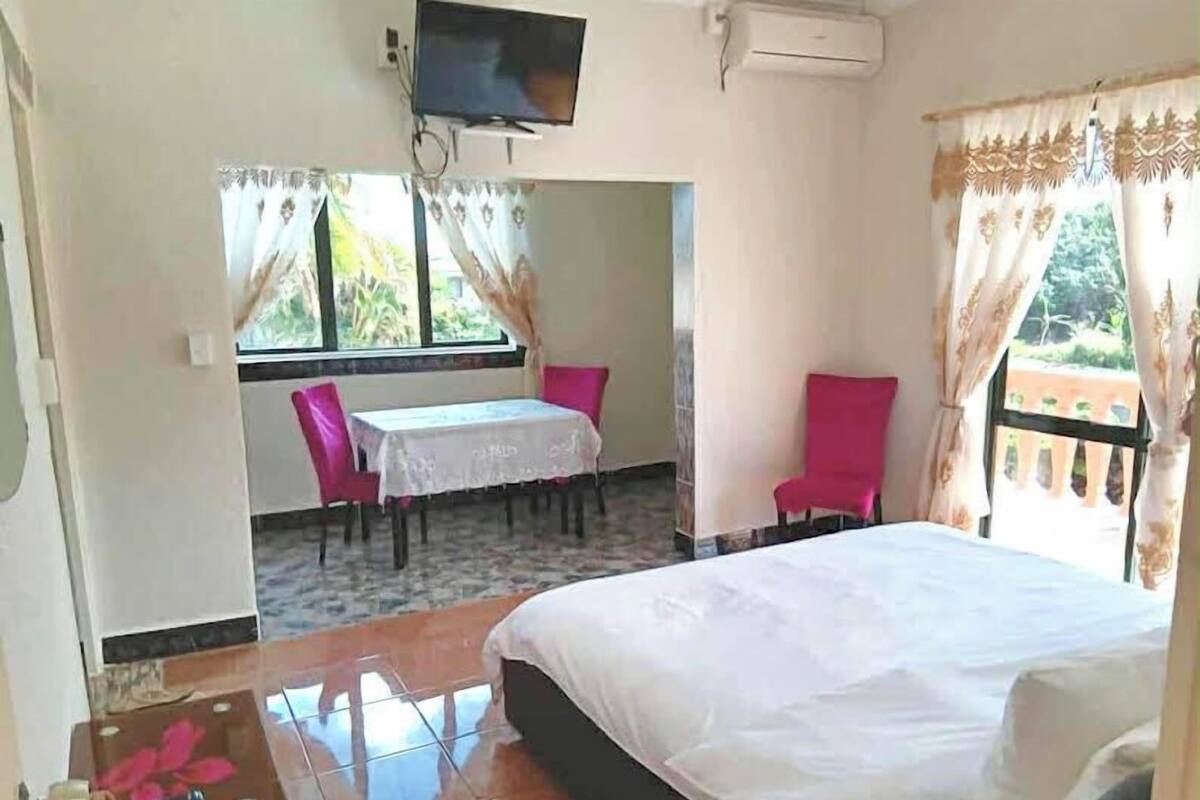 1 chambre, coffres-forts dans les chambres, bureau