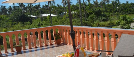 Deluxe Double Room, 1 King Bed, Non Smoking, Ensuite | Balcony