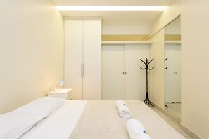 Classic-Apartment, Mehrere Betten, Nichtraucher | 1 Schlafzimmer, Zimmersafe, Schreibtisch, Bügeleisen/Bügelbrett