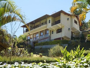 Mặt tiền nơi lưu trú