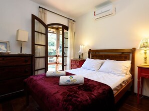 Leilighet, ikke-røyk | 4 soverom, skrivebord, strykejern/-brett og sengetøy