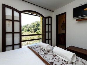 Apartment, Non Smoking | 4 bedrooms, desk, iron/ironing board, bed sheets - All in Rio - Casa com Área Gourmet e diarista (Petrópolis)