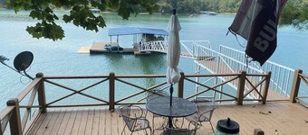 Charming 3 bedroom Lakefront Cabin only a few steps to the lake! NO PETS!!!