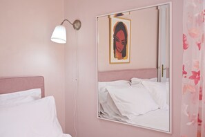 2 chambres, fer et planche à repasser, accès Internet, draps fournis