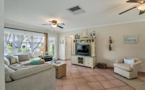 Smart TV, DVD player, books, video library - Closest private rental home to beach access and JW Marriott! 3 minute walk! (Marco Island)