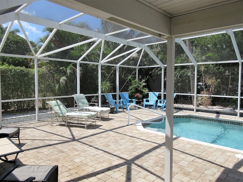 Closest private rental home to beach access and JW Marriott! 3 minute walk!