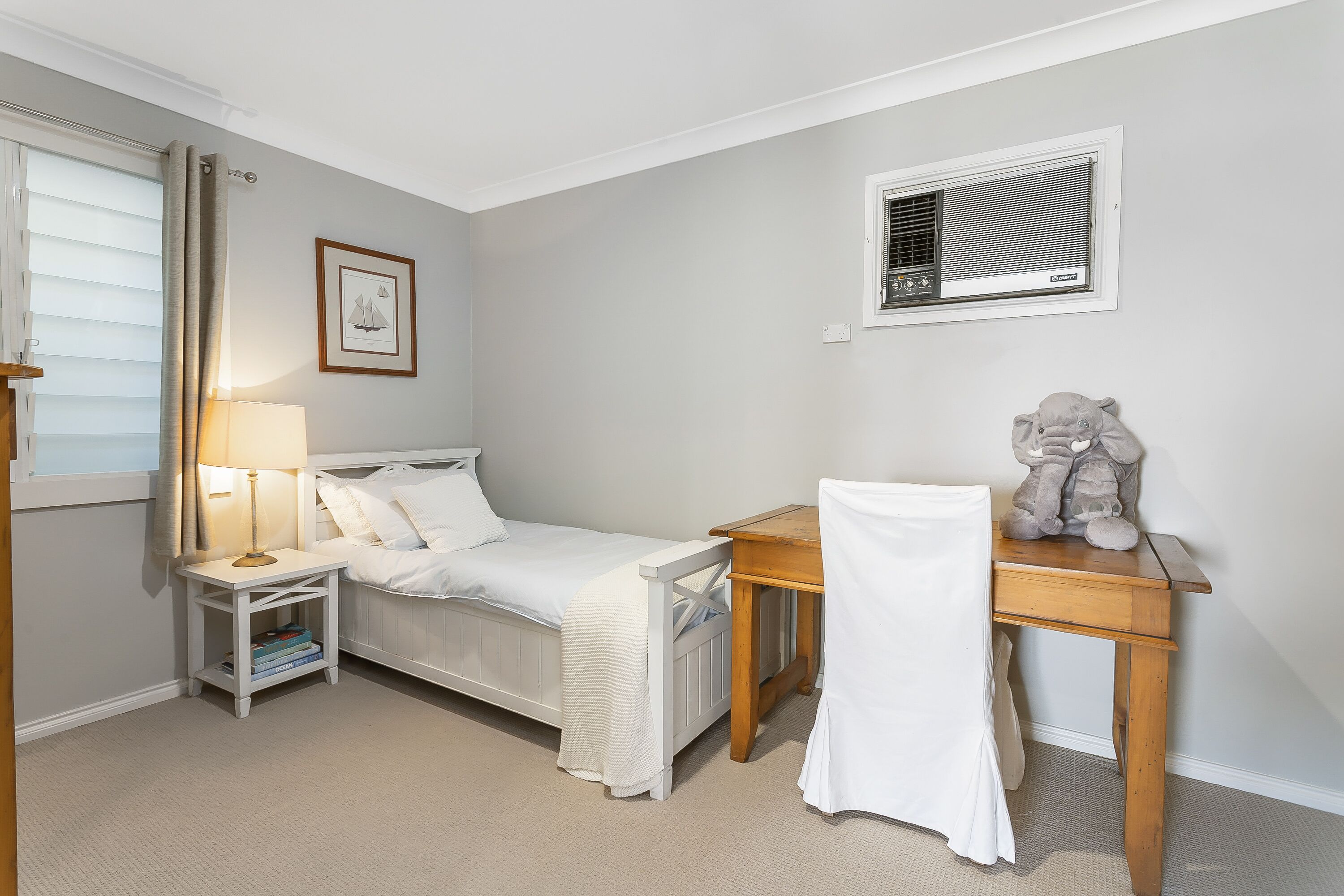 Avalon Careel Bay Waterfront Lower Duplex Deck w exclusive use Infinity Pool — image 11