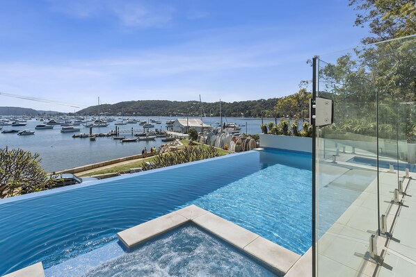 Outdoor pool - Avalon Careel Bay Waterfront Lower Duplex Deck w exclusive use Infinity Pool (Avalon Beach)