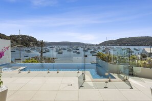 Outdoor pool - Avalon Careel Bay Waterfront Lower Duplex Deck w exclusive use Infinity Pool (Avalon Beach)