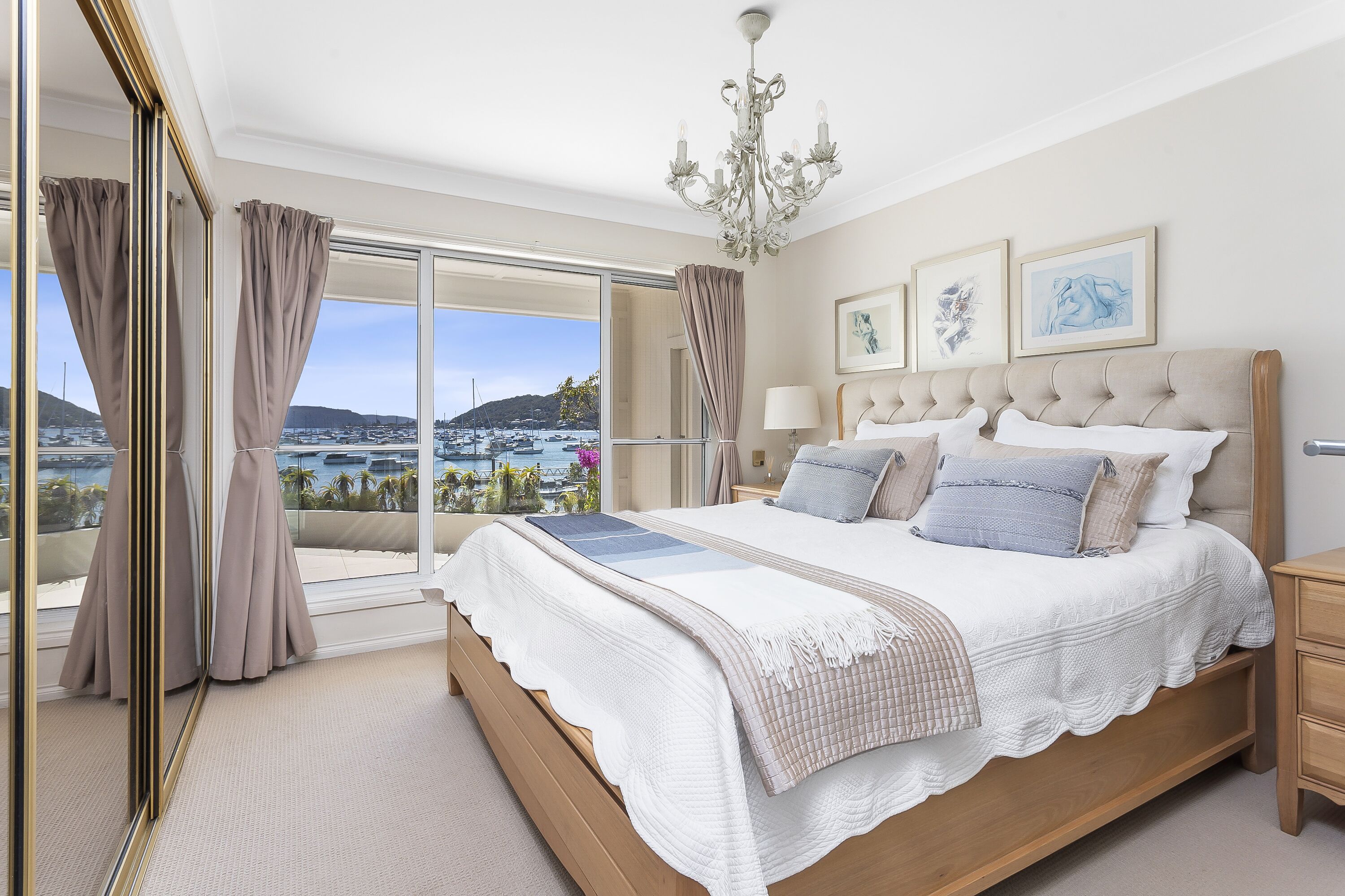 Avalon Careel Bay Waterfront Lower Duplex Deck w exclusive use Infinity Pool — image 9