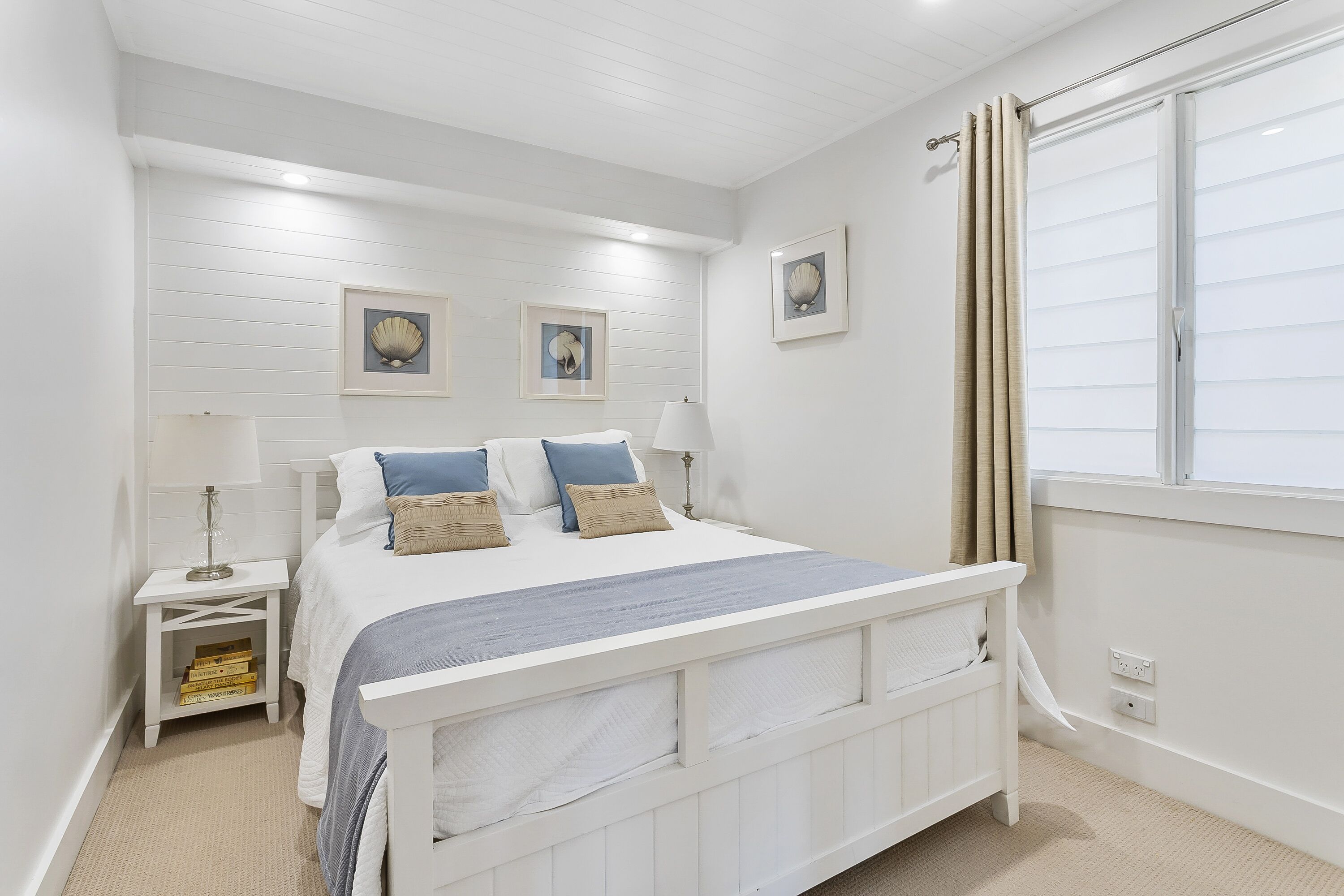 Avalon Careel Bay Waterfront Lower Duplex Deck w exclusive use Infinity Pool — image 10