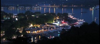 Lit king / dernier étage / MT. BALDHEAD & WATER VIEW w / ACCÈS SAISONNIER À LA PISCINE ET AU SPA!