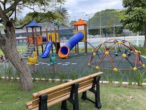 Children's area - 5-bedroom house in condominium, comfort, air conditioning, 55" SmartTV, Wi-Fi, pool, lagoon, beach. (Vilas do Atlântico)