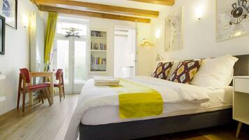 1 bedroom, in-room safe, desk, iron/ironing board