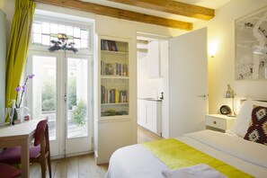 1 bedroom, in-room safe, desk, iron/ironing board - MercedesBnB Amsterdam City Centre - Studio (Amsterdam)