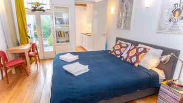 1 bedroom, in-room safe, desk, iron/ironing board