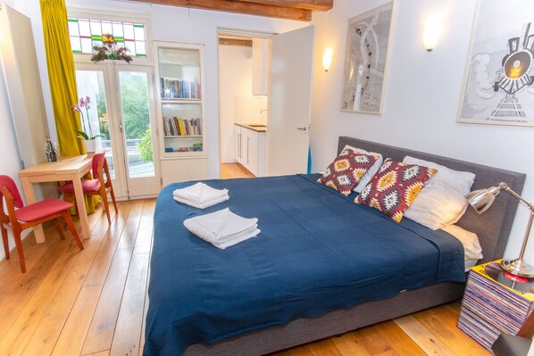 1 bedroom, in-room safe, desk, iron/ironing board