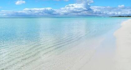 Just 1 street from Beach. Relaxed home, Ideal for families. Linen provided.