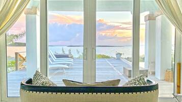 5 bedrooms, in-room safe, free WiFi, bed sheets