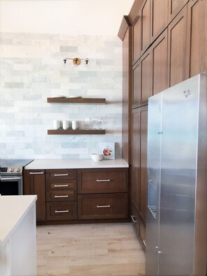 Fridge, microwave, oven, stovetop - Luxurious 5000 sq ft Beachfront Villa ON TROPIC OF CANCER BEACH (Exuma)