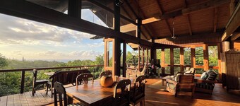Mountain to Ocean Views Pole House @ Maui Adventure Villa