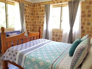 6 bedrooms, wheelchair access