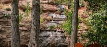 Destination @ Oak Creek Cabin 8