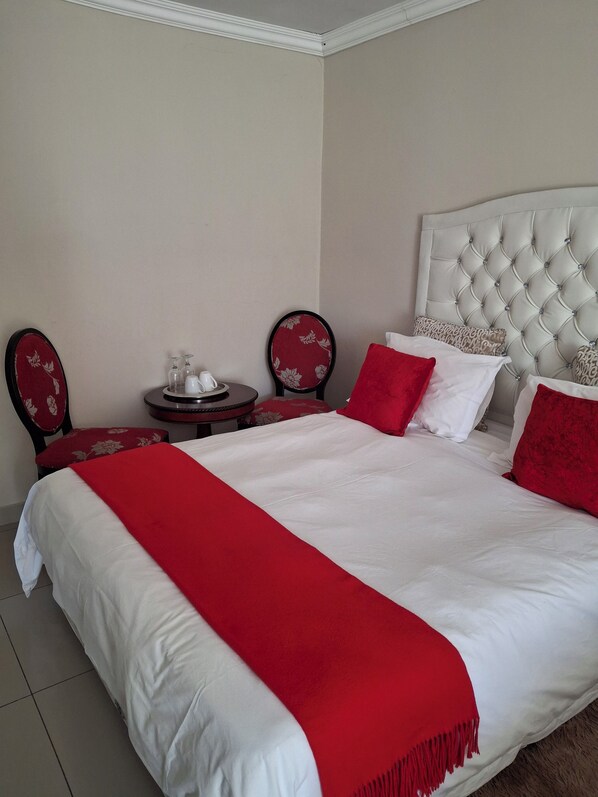 2 habitaciones, escritorio, tabla de planchar con plancha y wifi gratis 