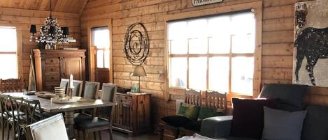 Televisión, reproductor de DVD y videoteca