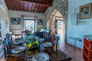 Télévision, cheminée, jeux vidéo