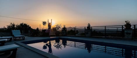 Outdoor pool, a heated pool