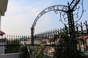 Property grounds - The Ha Noi apartment (Hoan Kiem)