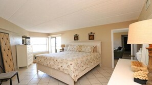 3 bedrooms, iron/ironing board, travel crib, free WiFi