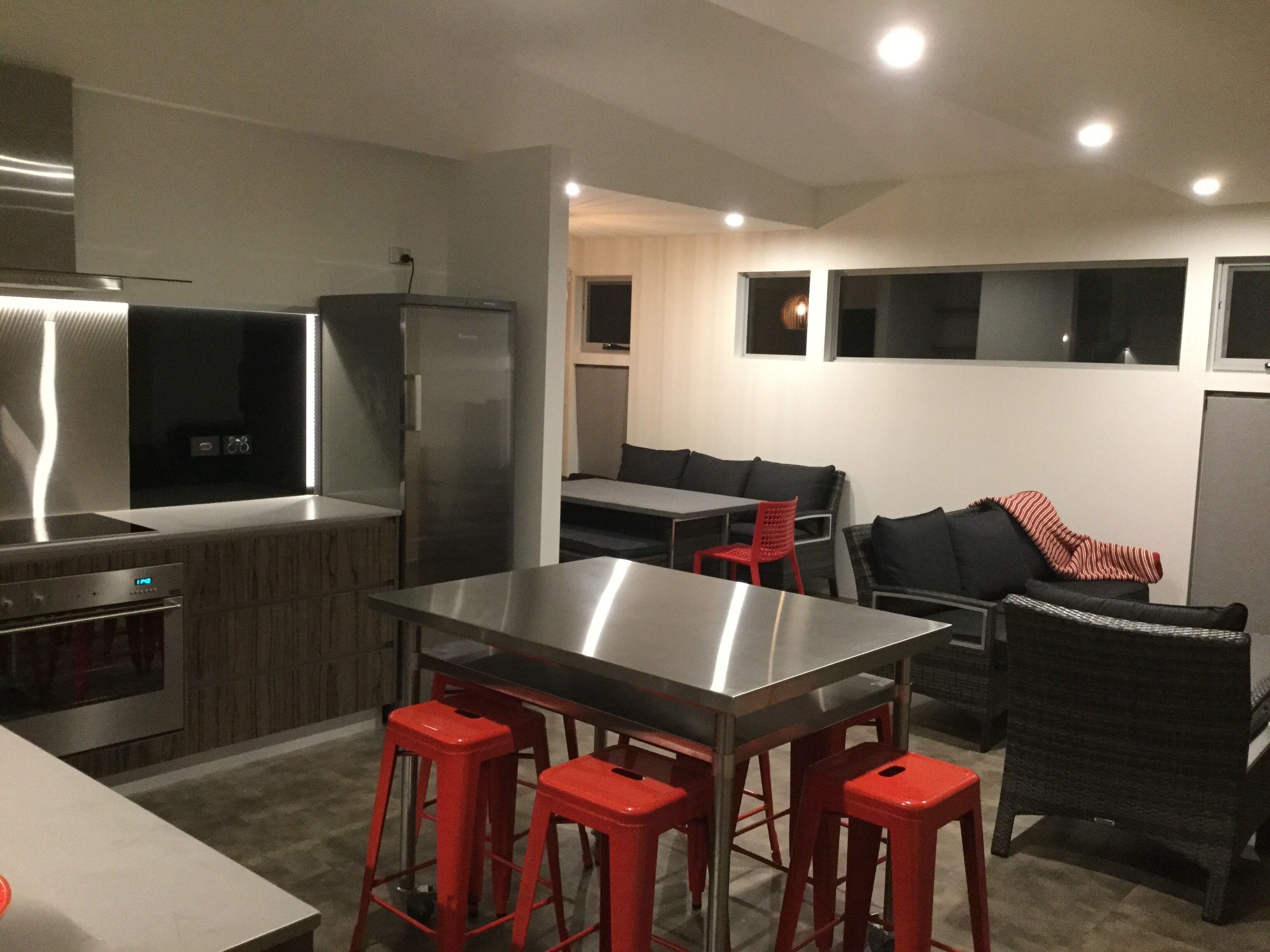 Architectural stunning townhouse — image 2