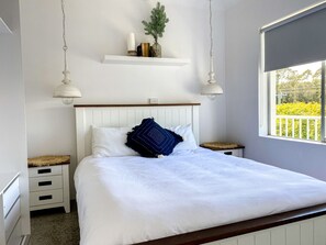 1 bedroom, iron/ironing board, Internet, bed sheets