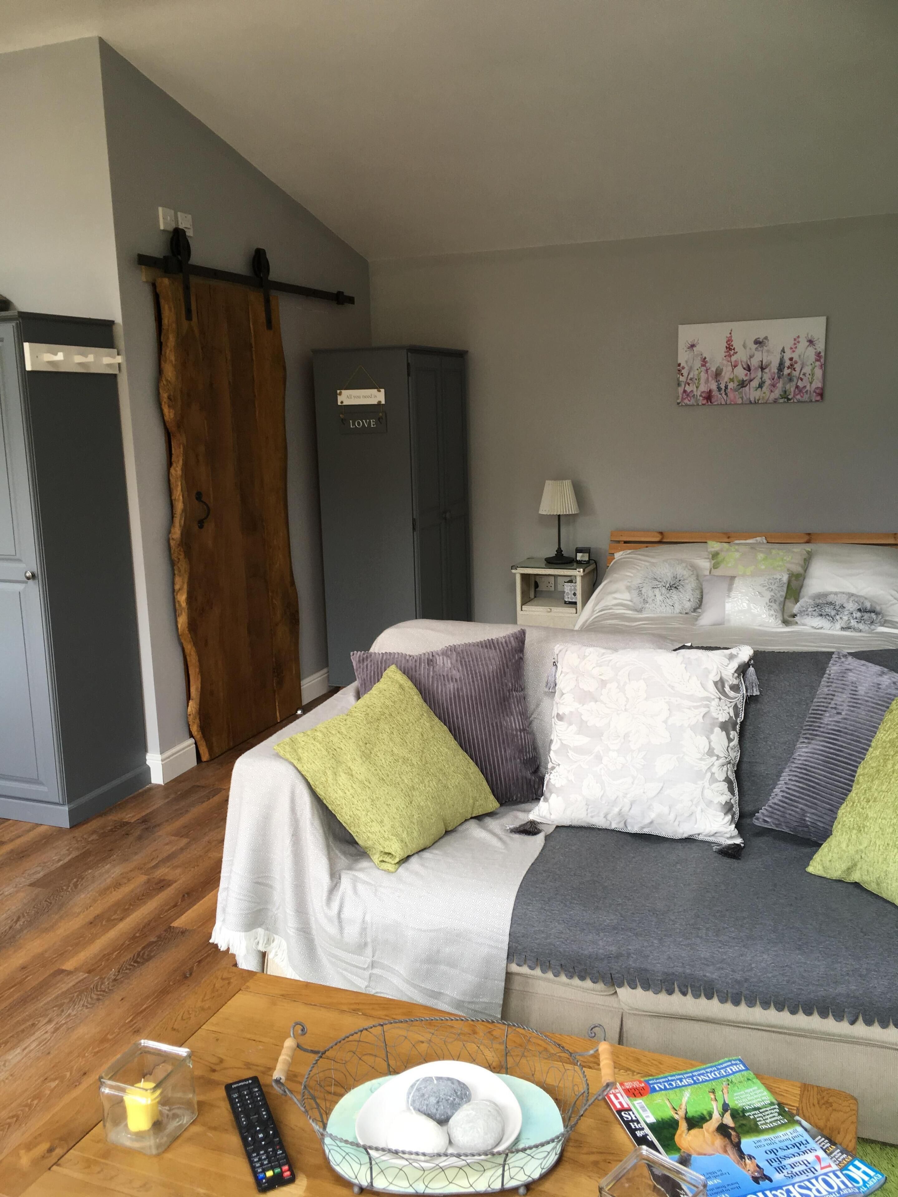 1 多间卧室、熨斗/熨衣板、WiFi、床单