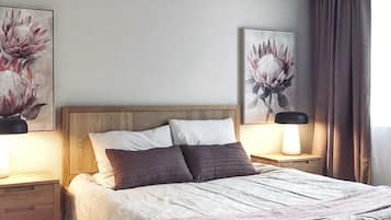 2 bedrooms, iron/ironing board, free WiFi, bed sheets