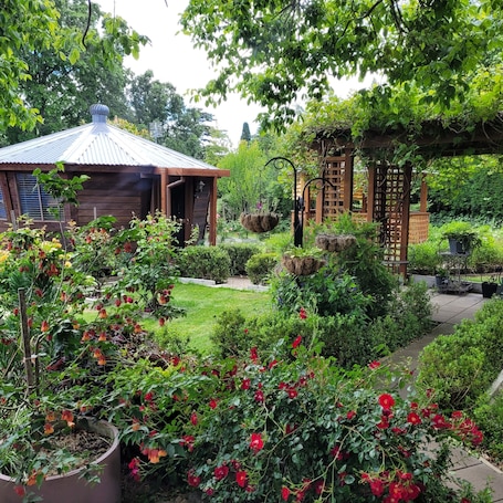 Property grounds. A unique Southern Highlands experience