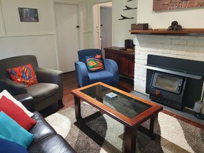 TV, fireplace, DVD player, books